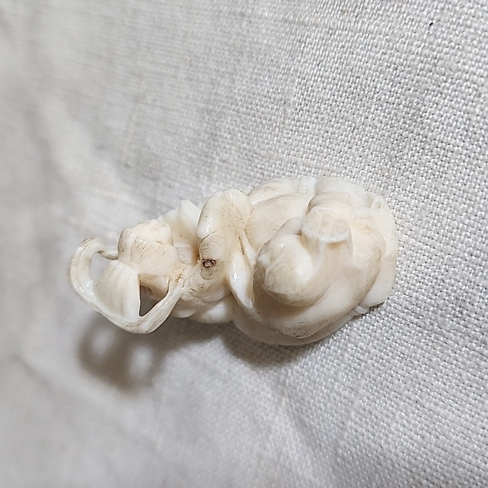 Vtg Jocar Netsuke Resin Art - Picture 2 of 5